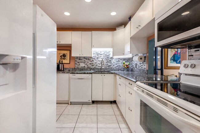 Foto del edificio - 1516 S Lakeside Dr