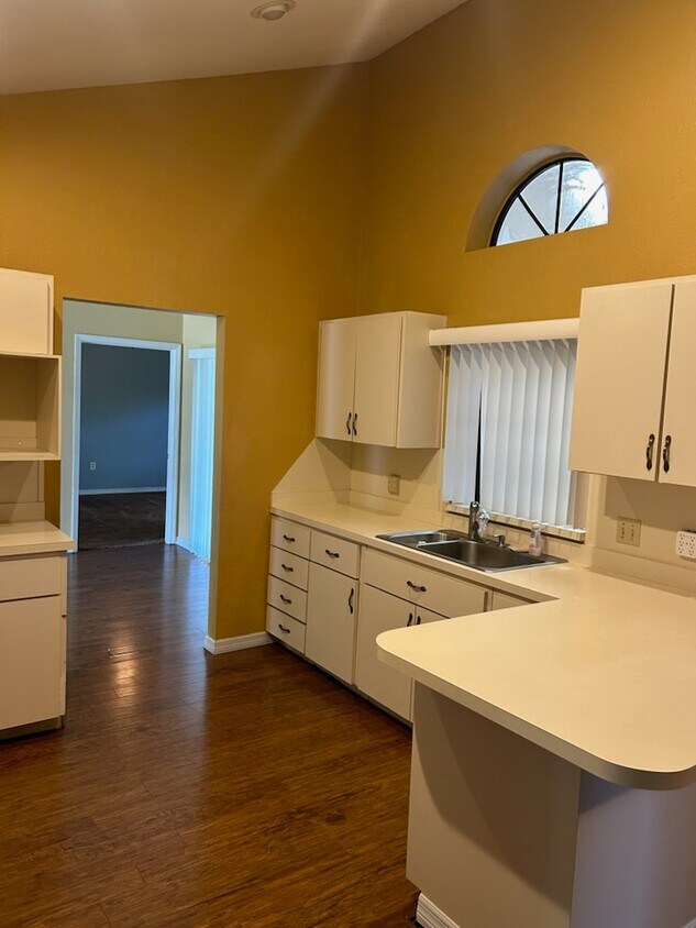 Primary Photo - LOVELY 3BED, 2 BATH HOME