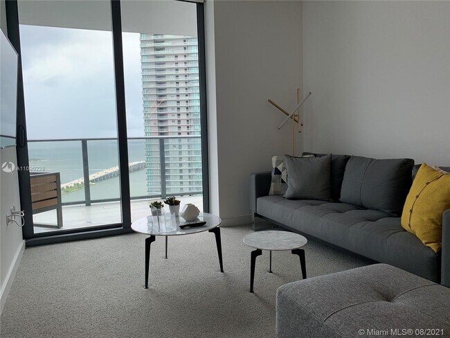 Foto del edificio - 501 NE 31st St