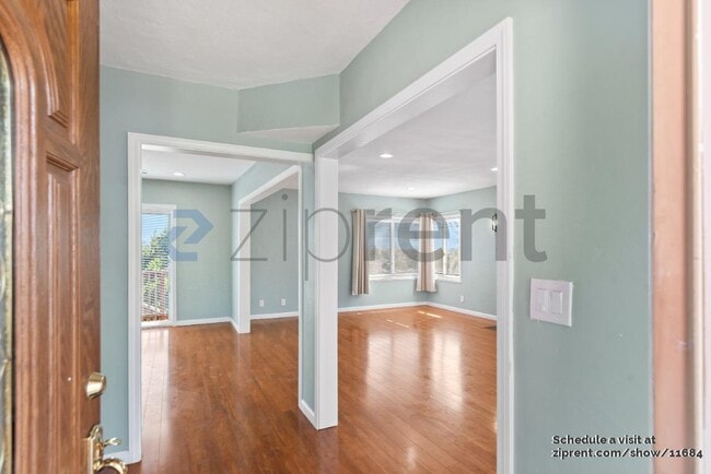Foto del edificio - 2546 Truman Ave