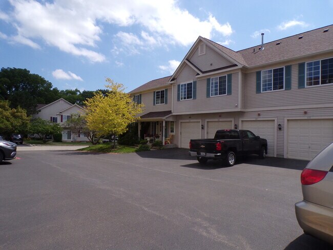 Foto del edificio - 644 Windsor Dr