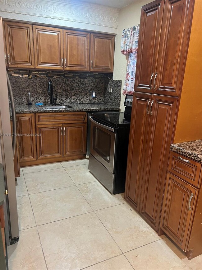 Foto del edificio - 2980 NW 174th St