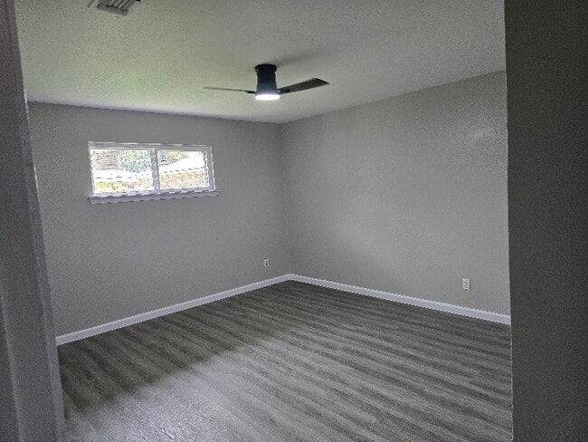 Building Photo - 920 Lindy Ct