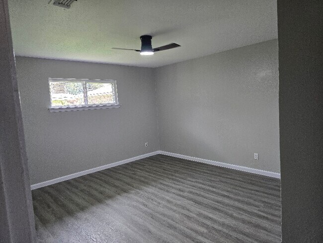 Foto del edificio - 920 Lindy Ct