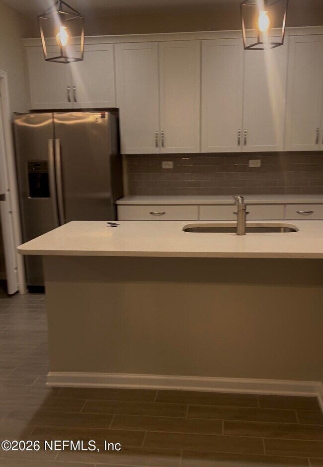 Foto del edificio - 698 Cherry Elm Dr