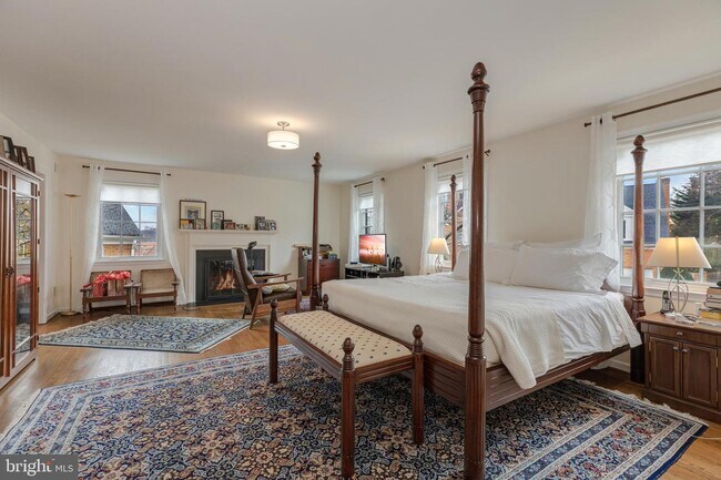 Foto del edificio - 5013 Warren St NW
