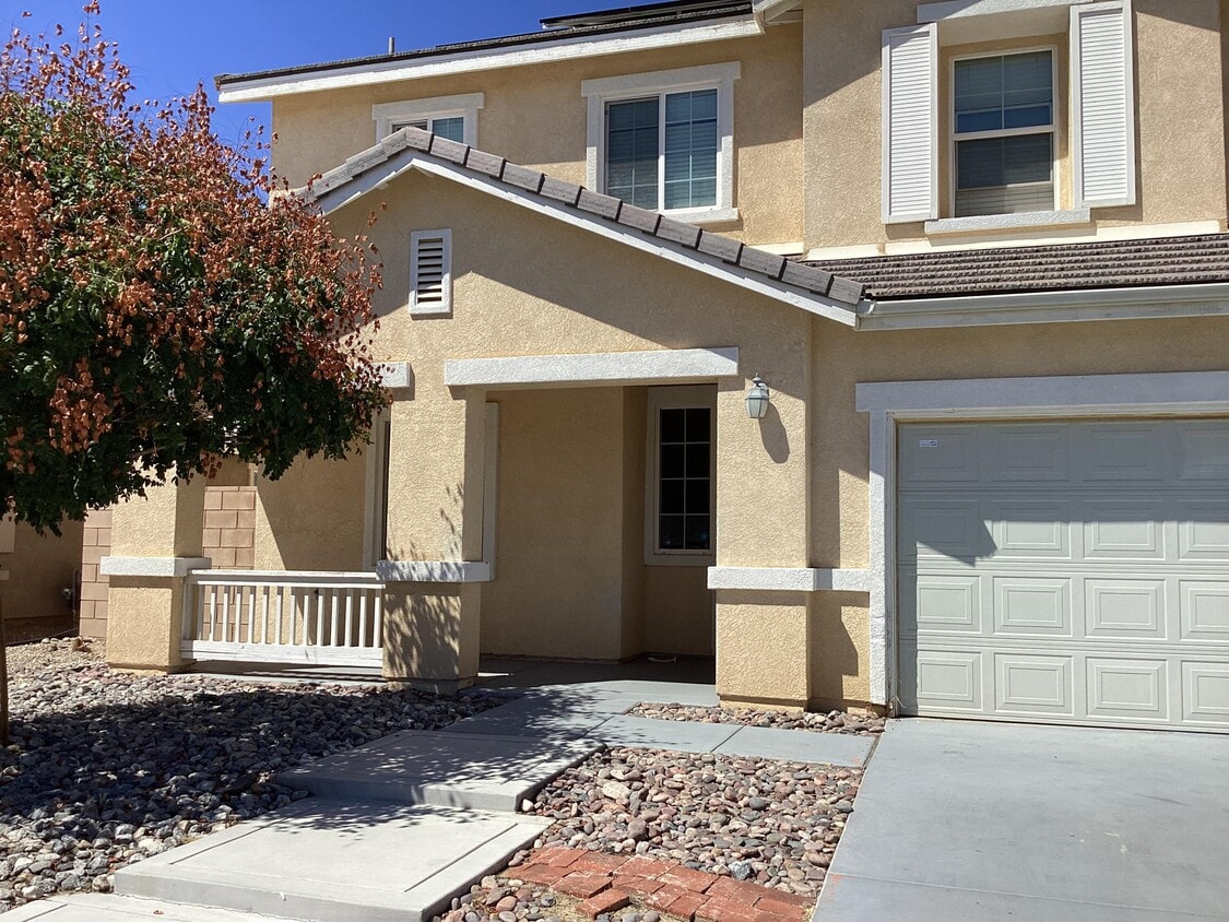 Foto principal - 3531 E Ave J 3