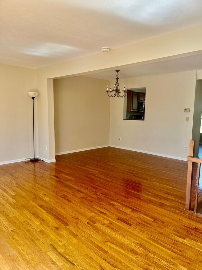 Foto del edificio - 8136 Verbeck Dr