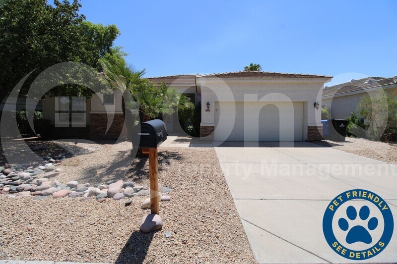 Primary Photo - 1139 E Ocotillo Rd