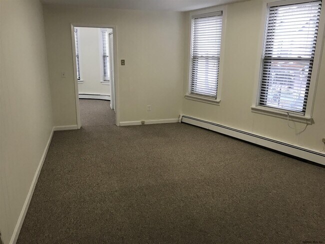 Building Photo - 42 Park Pl