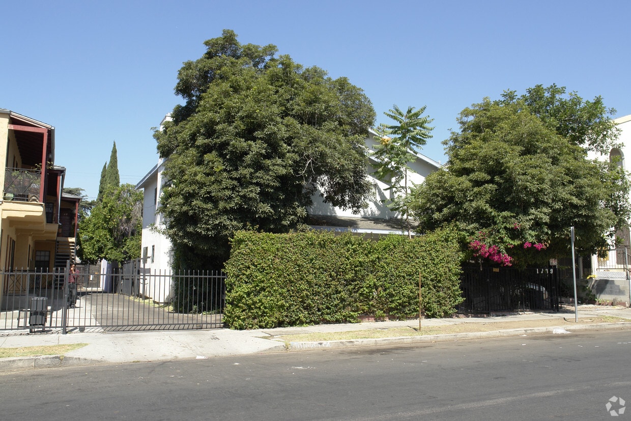 Primary Photo - 1239 Gordon St