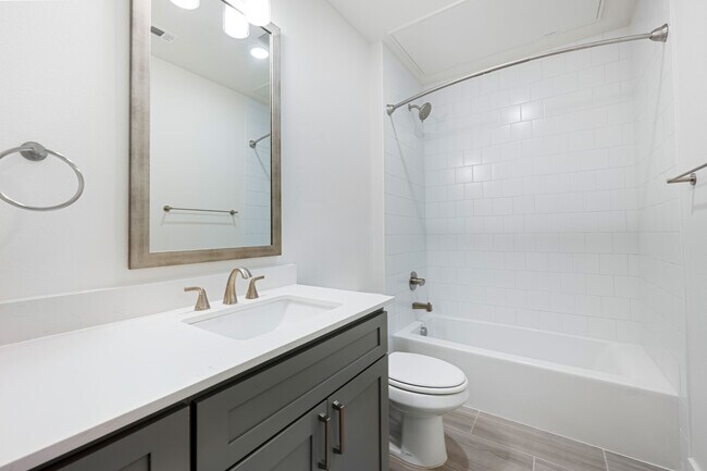 Foto del edificio - 5313 Reiger Ave