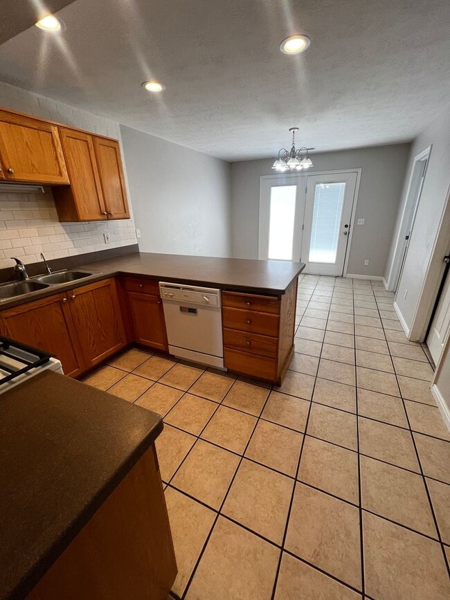 Foto del edificio - 3-bedroom 1.5-bathroom Town home in Chubbuck, Idaho