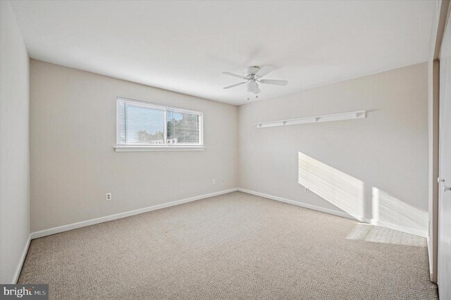 Foto del edificio - 319 Stony Way