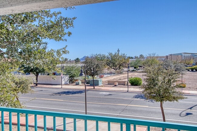 Building Photo - Marana Apartments