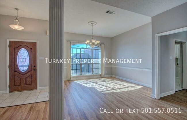 Foto del edificio - 5059 Silver Oak Dr