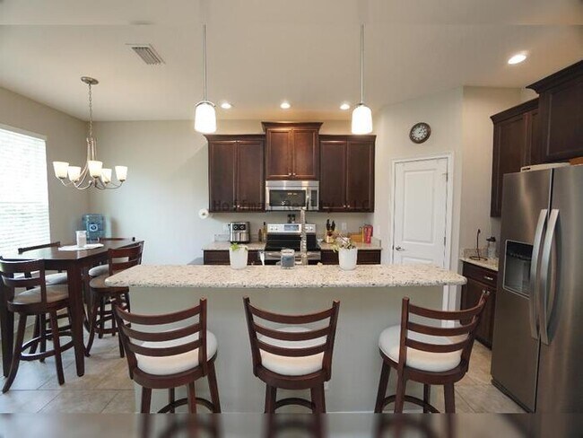 Foto del edificio - Spacious 4-Bedroom Home in Desirable South Tampa