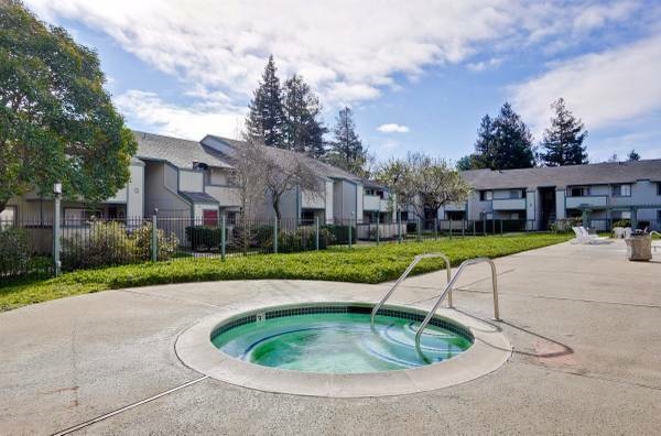 Building Photo - 39452 Stratton Common