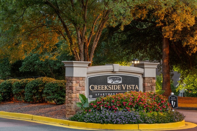 Building Photo - Creekside Vista
