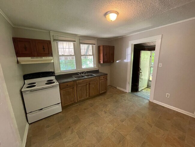 Foto del edificio - Freshly painted 2 bedroom 1 bath house- Pet Friendly!