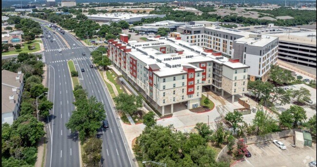 Foto del edificio - 10010 N Capital of Texas Hwy