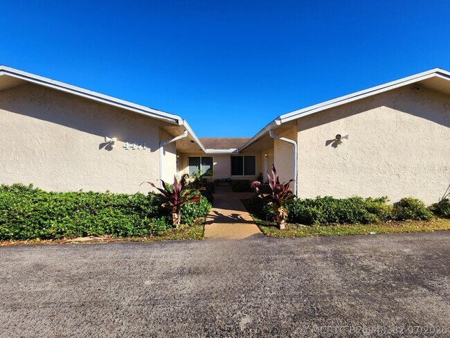 Foto del edificio - 4471 SW 54th Ct