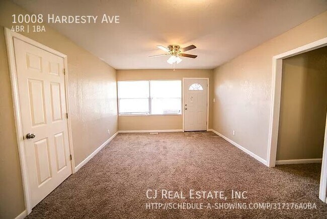 Foto del edificio - 10008 Hardesty Ave