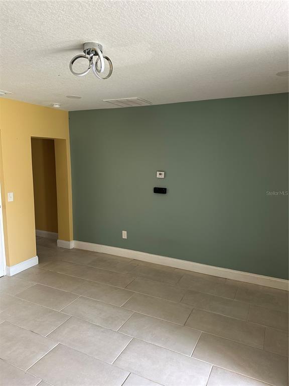 Foto del edificio - 6736 Dairy Rd