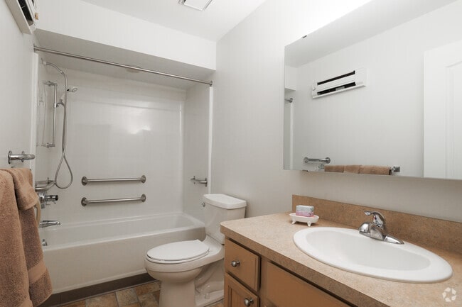2BR, 2BA - 1,000SF - Primary - The Waterford