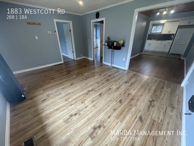 Photo du bâtiment - BEAUTIFUL 2 BED/1 BATH BUNGALOW IN EAST WINDSOR! + UTILITIES!
