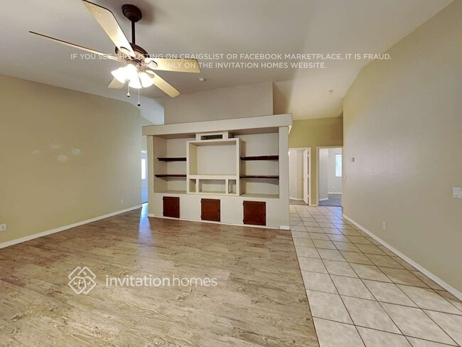 Building Photo - 13516 W Solano Dr