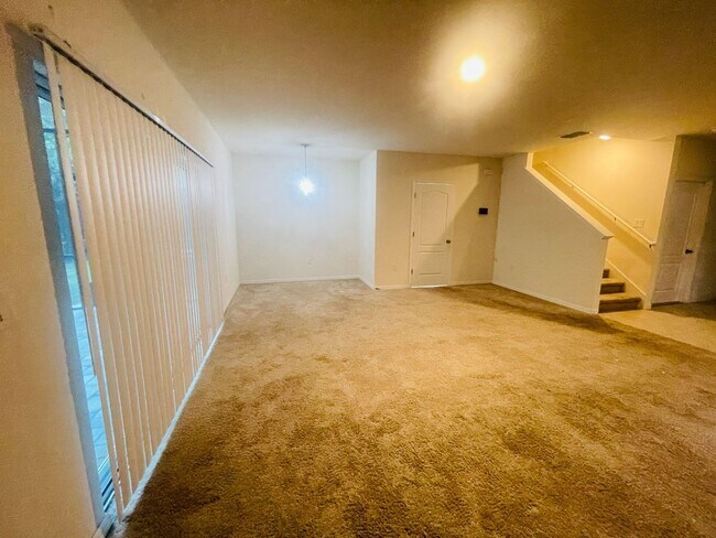 Building Photo - 1608 Primo Ct