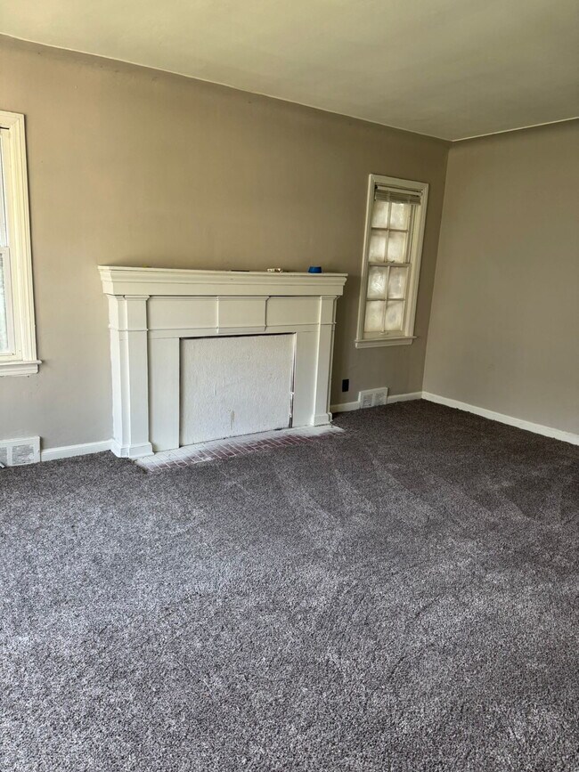 Foto del edificio - Comfortable 3-Bedroom Rental on Elmdale Street