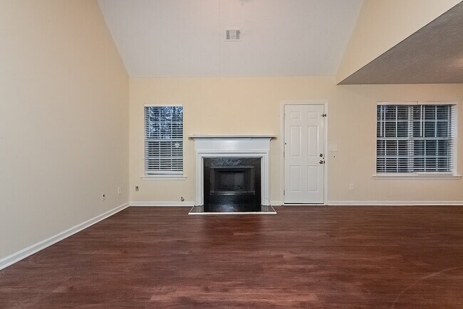 Building Photo - 406 Summer Hill Cir