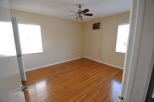 Building Photo - 11785 Laurelwood Dr