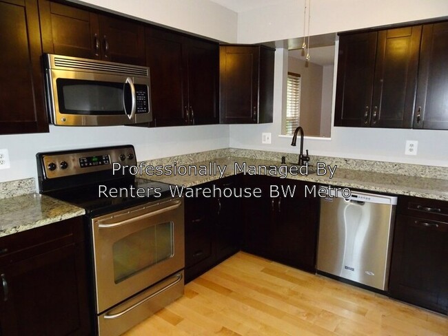 Foto del edificio - 8139 Londonderry Ct