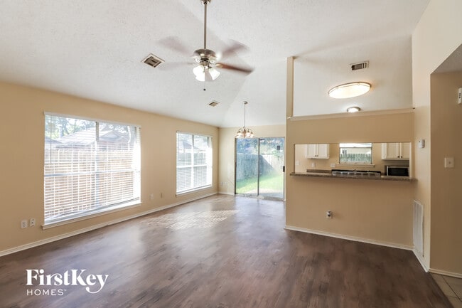 Building Photo - 17026 Enchanted Cir E