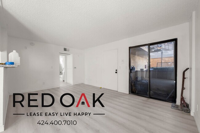 Building Photo - Completely Re-Done One Bedroom with a Priv...