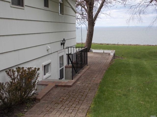 Primary Photo - 210 Herod Point Rd