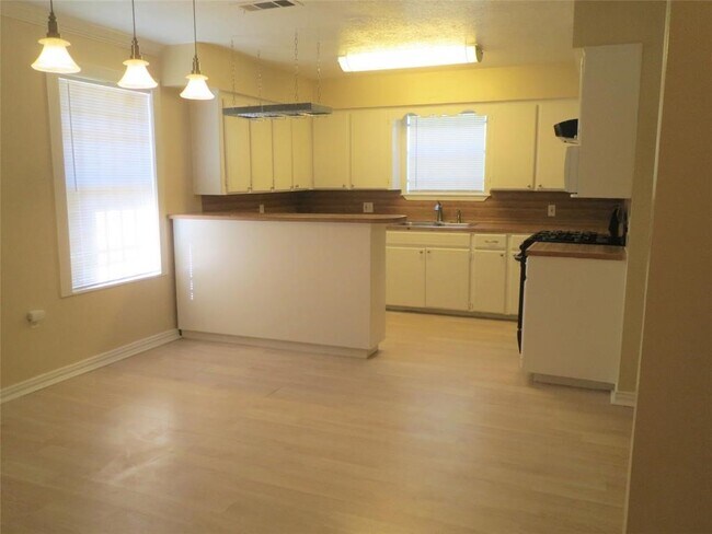 Foto del edificio - 941 Ashland Blvd