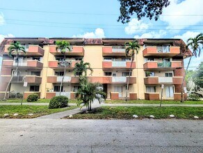 Building Photo - 680 Miller Dr