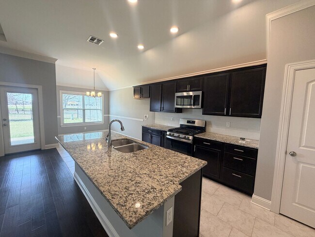 Foto del edificio - This home will go fast!! Super clean and ready for new tenant!