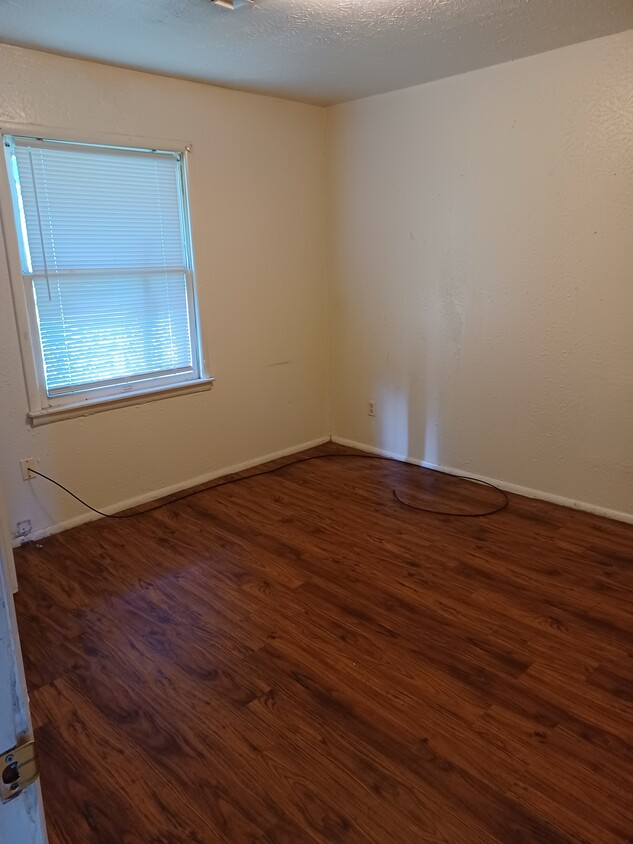 bedroom - 1410 NW Taylor Ave