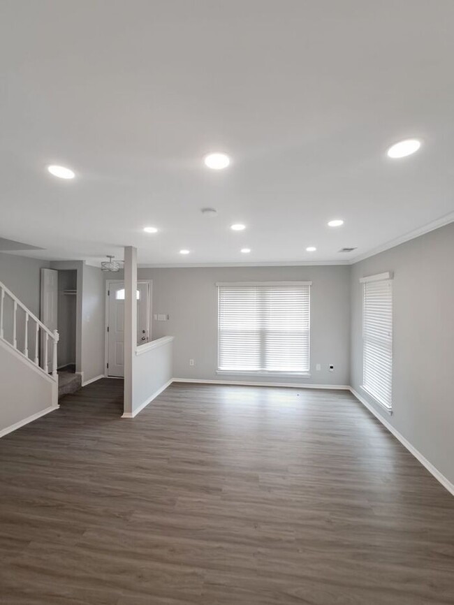 Building Photo - New Interior Upgrades 3 Bedroom Duplex wit...