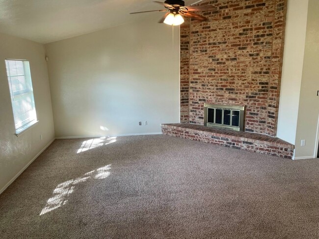 Photo - 3 Bedroom House in The Colony