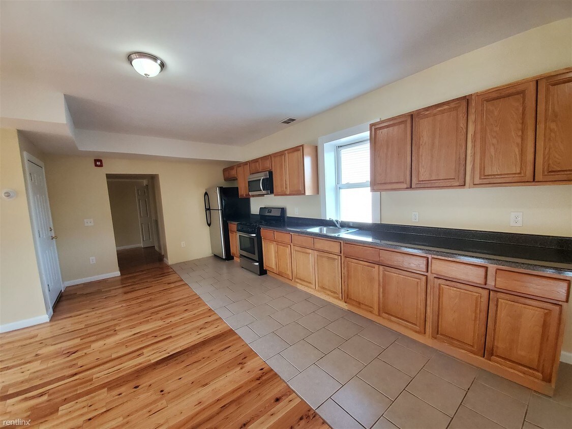 4 br, 1 bath 150 Westerleigh Rd 1 Apartment for Rent in New Haven