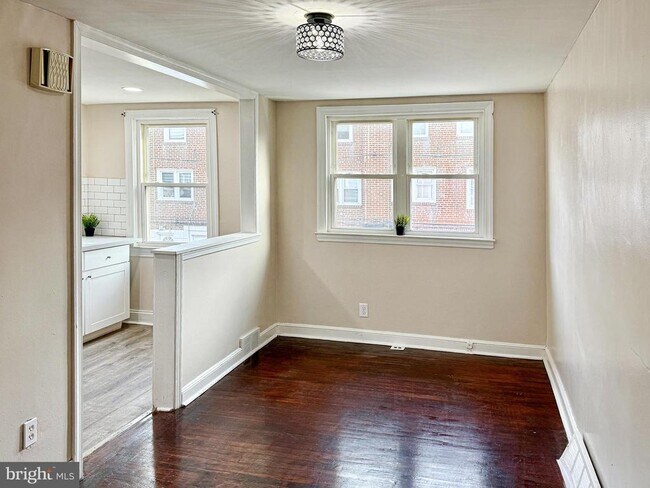 Foto del edificio - 116 W Berkley Ave