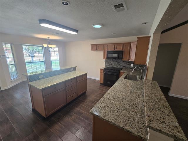 Building Photo - 508 Tarragon Ln