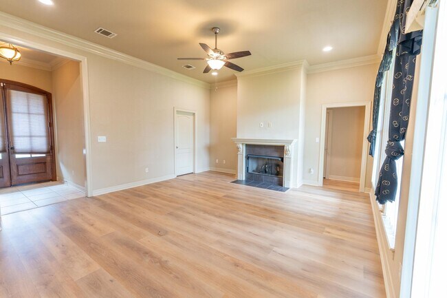Foto del edificio - 10011 Loveland Ct
