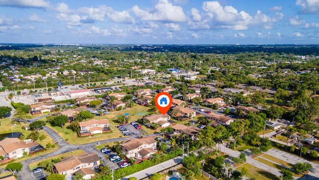 Building Photo - 4245 Landar Dr